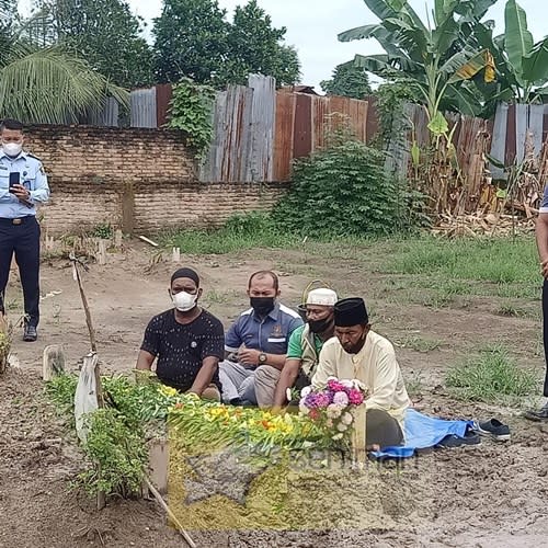 Benjy is laid to rest in Medan, Indonesia