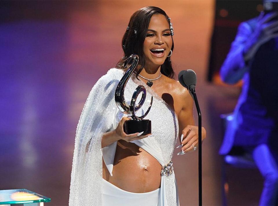 Natti Natasha, Pregnant, 2021 Premio Lo Nuestro