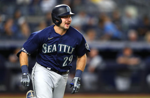 Mariners hammer Germán in a 10-2 rout of the Yankees