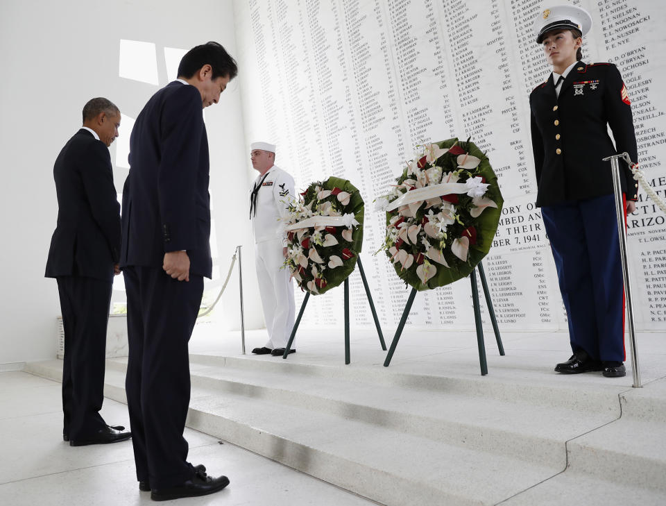 Japan’s Prime Minister Abe visits Pearl Harbor memorial on Hawaii trip