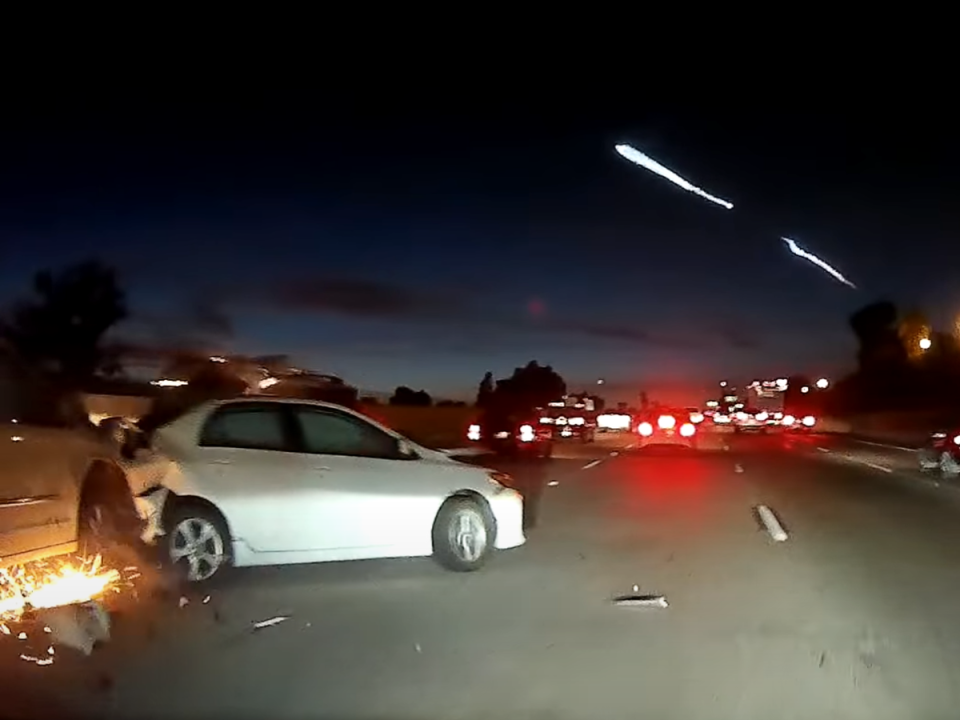 Dashcam footage taken from the 10 Freeway in Beaumont, California, on 22 December, 2017 (Mark Sales/ YouTube screengrab)