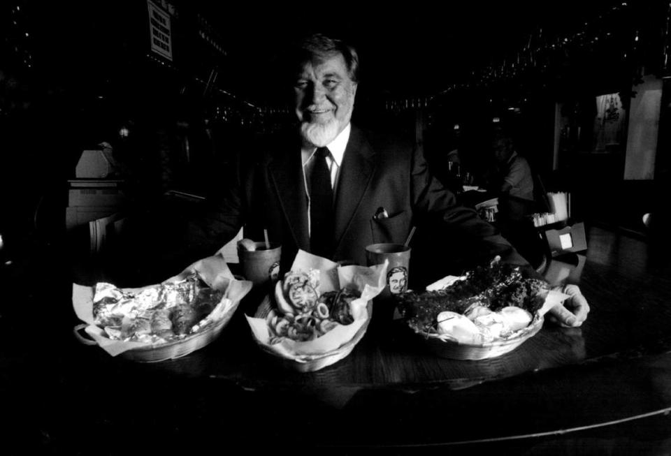 In 1993, Joe Flanigan, then president of Flanigan's Enterprises, had ribs, chicken and rolls at a Flanigan's on State Road 7 in Broward.