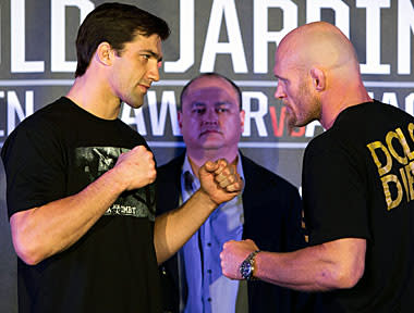 Luke Rockhold (L) puts his middleweight title on the line against former UFC fighter Keith Jardine in Saturday's Strikeforce main event