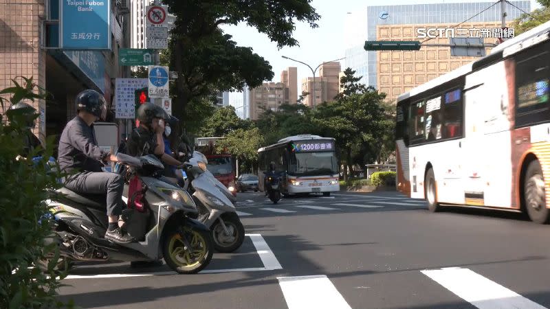 警方事後已撤銷罰單，承諾會加強員警訓練。