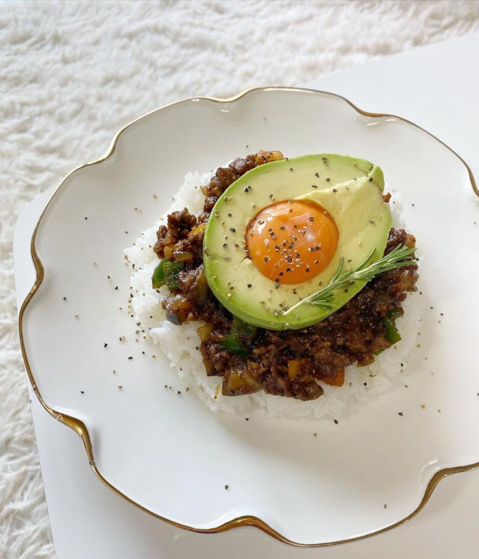 日本爆紅手作料理「酪梨咖哩飯」