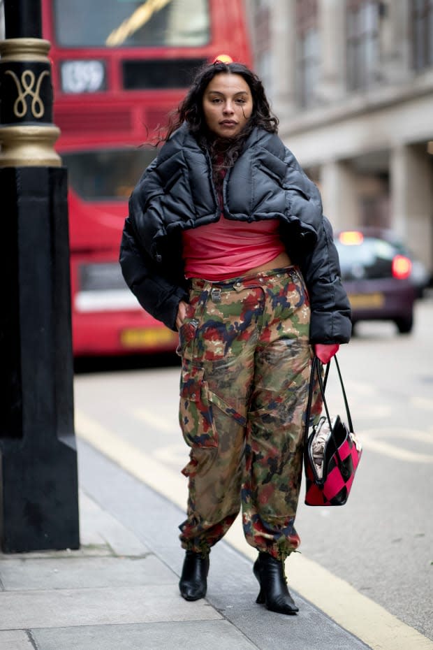 <p> On the street at London Fashion Week Fall 2022. Photo: Imaxtree</p>