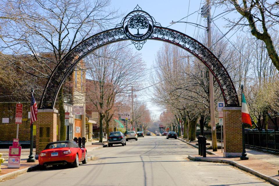 metal arch, new haven's little italy