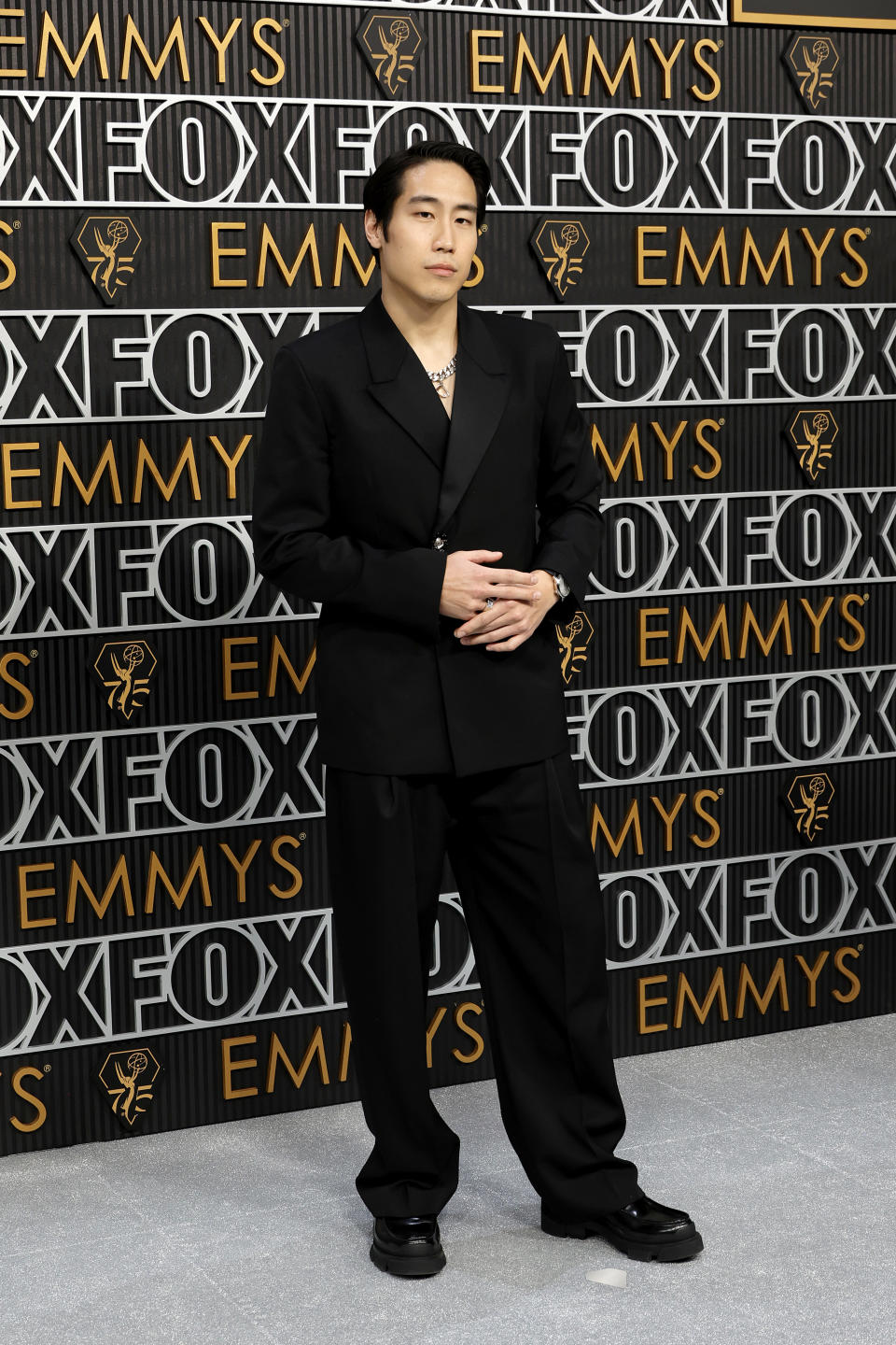 Young Mazino, emmys 2024, emmy awards 2024, black suit, shirtless looks, red carpet, Young Mazino emmys