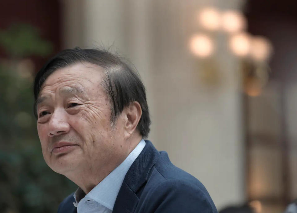 Huawei-Gründer Ren Zhengfei bleibt CEO.  - Copyright: AP Foto/Vincent Yu