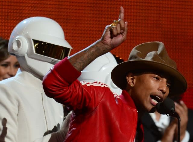 Pharrell Williams' Grammys hat sells for £26,000 - BBC News