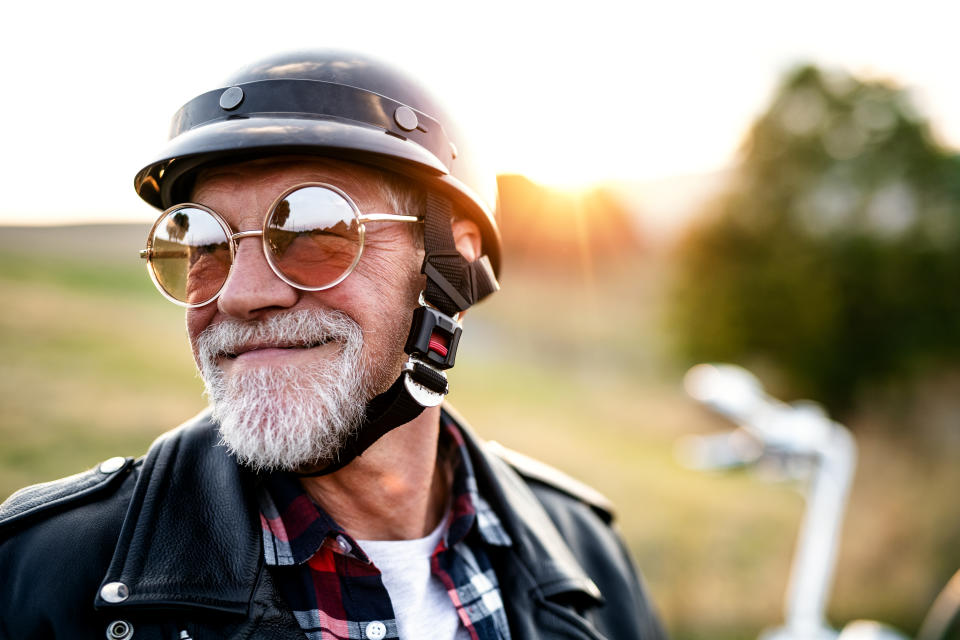 Making daily checks on your investment accounts is putting unnecessary stress on yourself. Review your accounts regularly but don't make it a daily habit. (Photo: Getty)