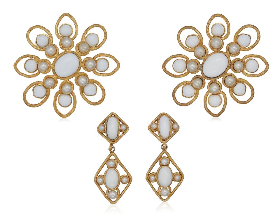 <p>This sophisticated set of jewels is estimated to be worth $1,500 to $2,000.</p>