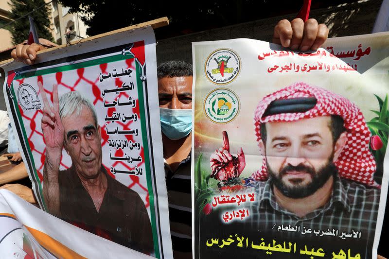 Palestinians rally to show solidarity with hunger-striking prisoner Maher Al-Akhras