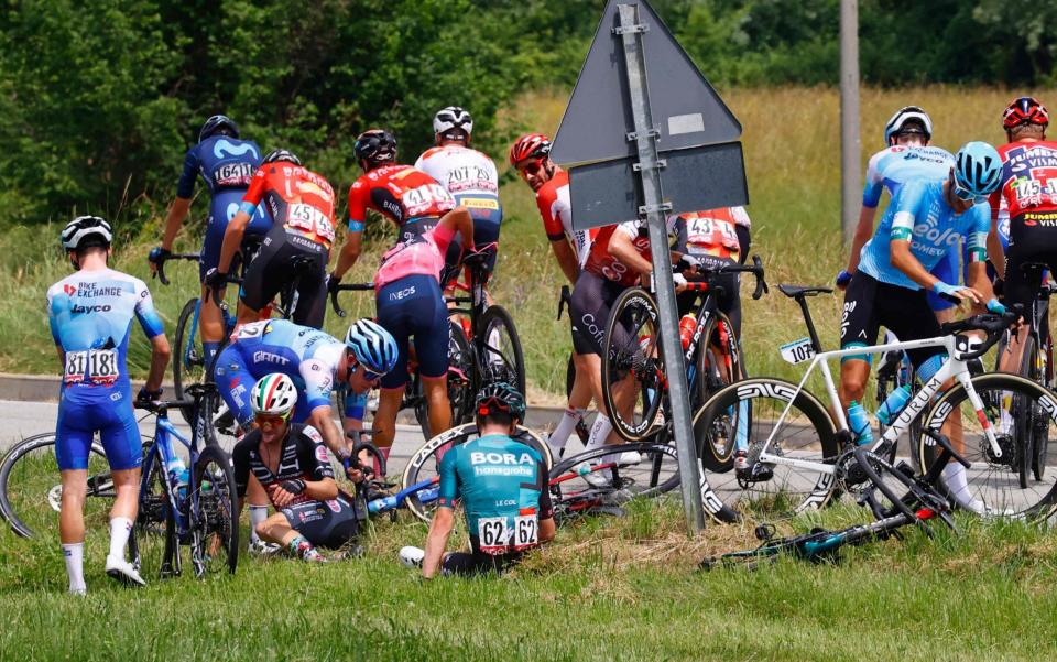 giro ditalia 2022 live stage 15 cycling updates results race latest results - GETTY IMAGES