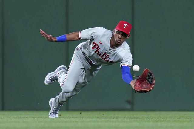 Andrew McCutchen hits leadoff home run in Phillies debut