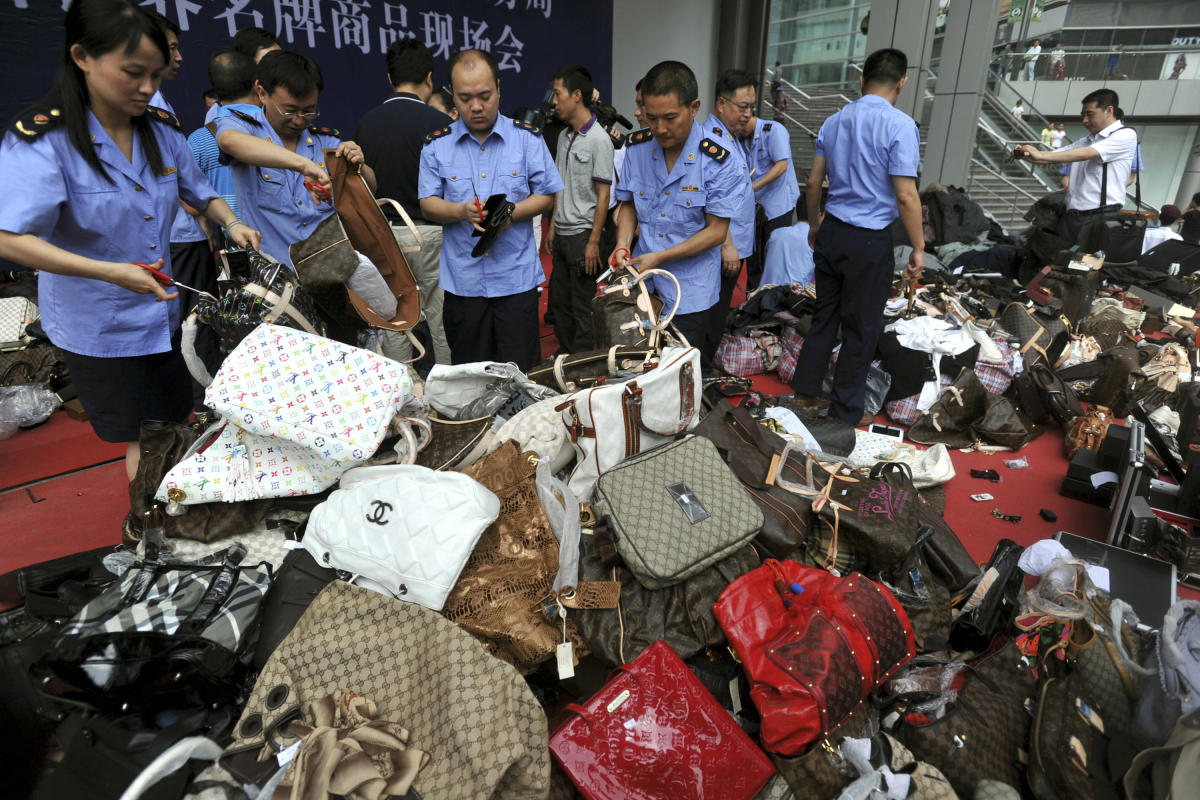 SHANGHAI, CHINA - APRIL 29, 2021 - Photo taken on April 29, 2021 shows the  flashy brand roadshow pop-up store of French luxury fashion and leather  goods bag brand Louis Vuitton (LV)