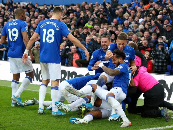 Everton celebrate Dominic Calvert-Lewin’s first goal against Chelsea (Getty)