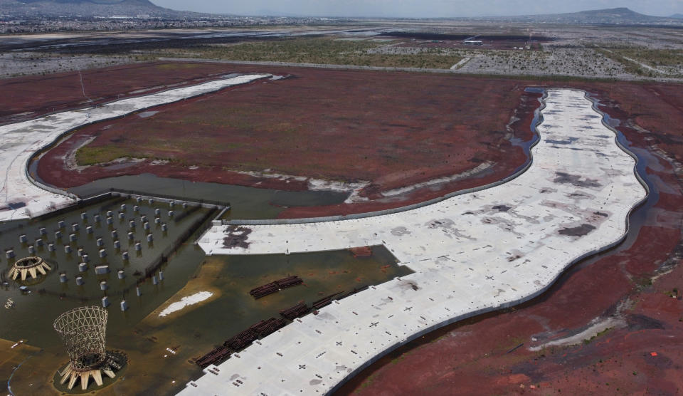 Un lago recupera su sitio y retoma el terreno que le arrebataron para un gran aeropuerto ahora abandonado