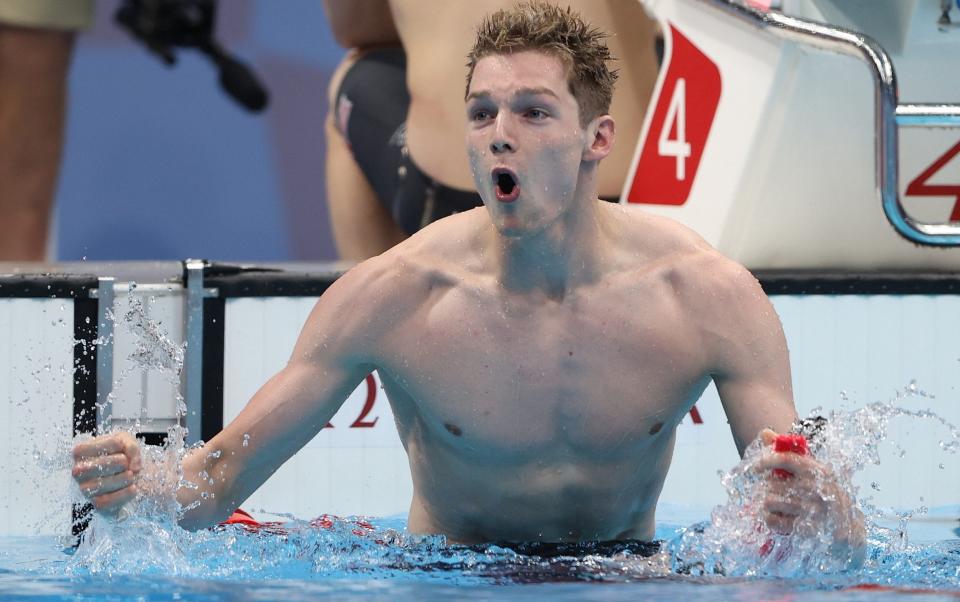 Duncan Scott celebrates after anchoring Great Britain to victory - GETTY IMAGES