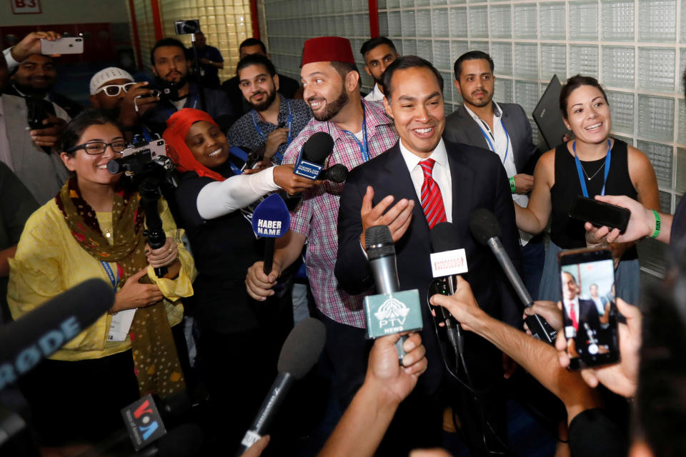  Julian Castro interviewed by the media at the Islamic Society of North America's Convention in Houston, Texas, U.S. August 31, 2019. (Photo: Daniel Kramer/Reuters)