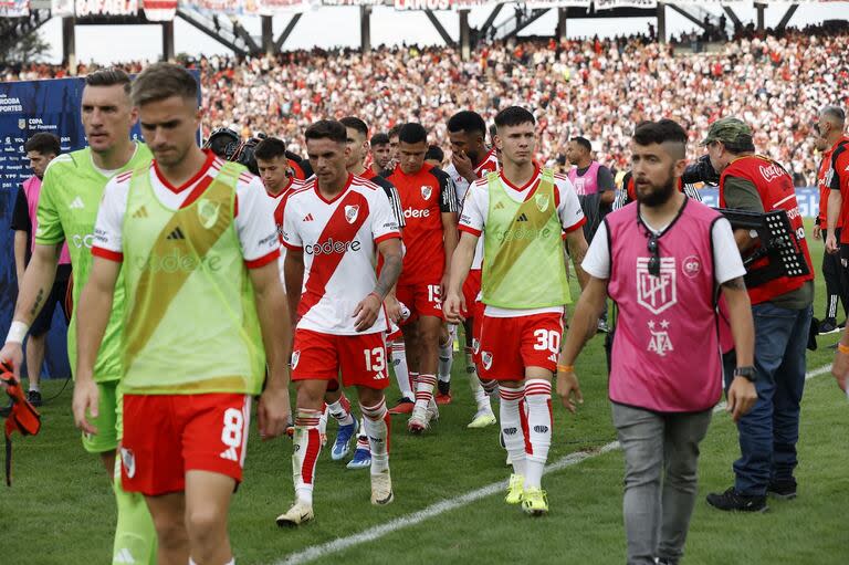 El regreso a los vestuarios de los jugadores de River después de la caída en el superclásico