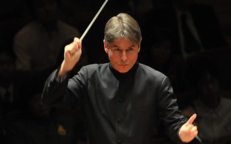 Esa Pekka-Salonen has at last stepped down at principal conductor of the Philharmonia - Yasuo Yamahiro