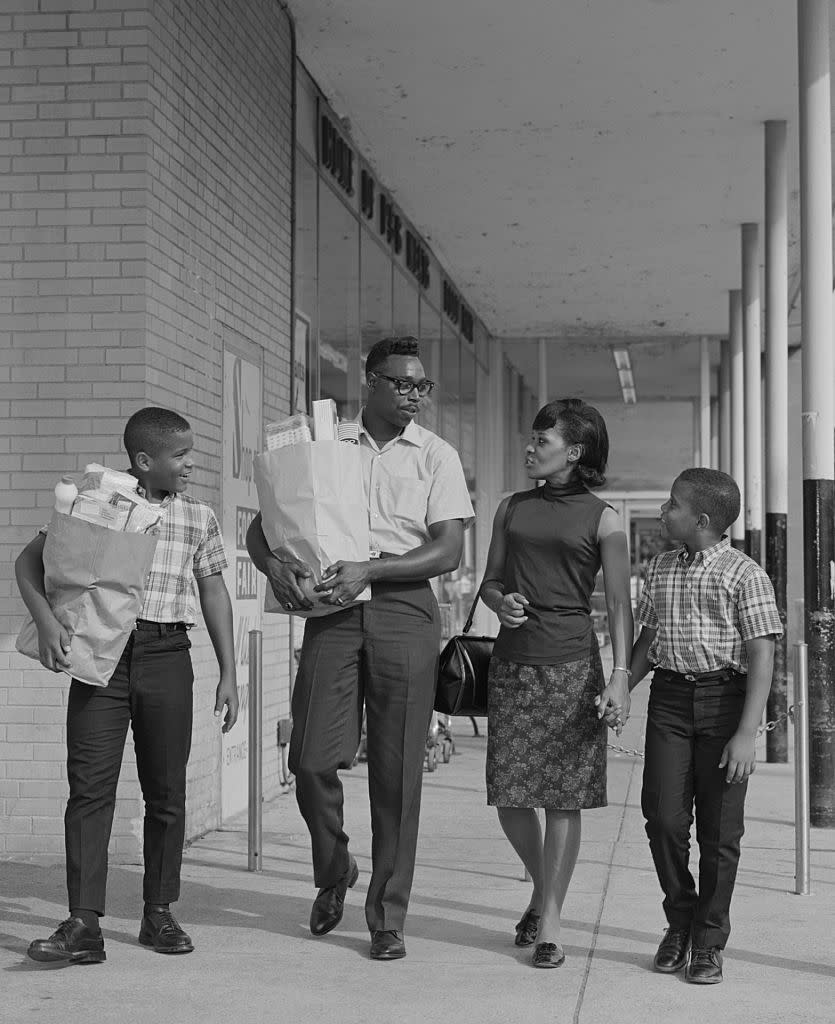 Circa 1960s: The Evolution of the Grocery Bag