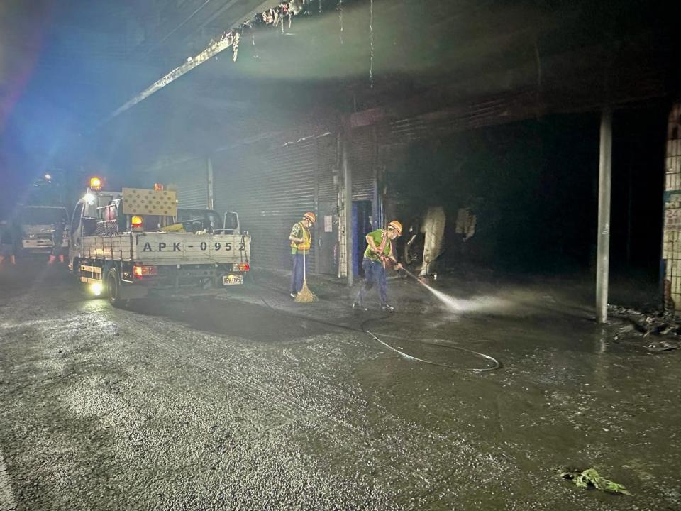 侯友宜說道，「深坑北深路三段火警空氣品質監測未有氟化氫及重金屬反應，請大家不要擔憂。」（翻攝自臉書＠侯友宜）