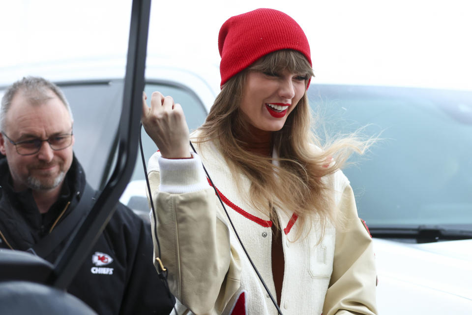 Taylor Swift arrives at Highmark Stadium to watch an NFL AFC division playoff football game between the Buffalo Bills and the Kansas City Chiefs, Sunday, Jan. 21, 2024, in Orchard Park, N.Y. (AP Photo/Jeffrey T. Barnes)