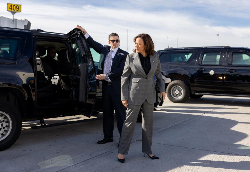 LOS ANGELES-CA-NOVEMBER 27, 2023: Vice President Kamala Harris arrives at LAX for a flight back to Washington, DC with Second Gentleman Douglas Emhoff, not pictured, on November 27, 2023. HOLD FOR STORY BY COURTNEY SUBRAMANIAN. (Christina House / Los Angeles Times)