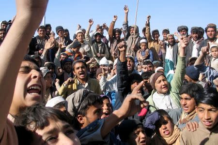 People chant slogans as they take part in an anti-U.S. rally in Chaman, Pakistan, January 5, 2018. REUTERS/Saeed Ali Achakzai