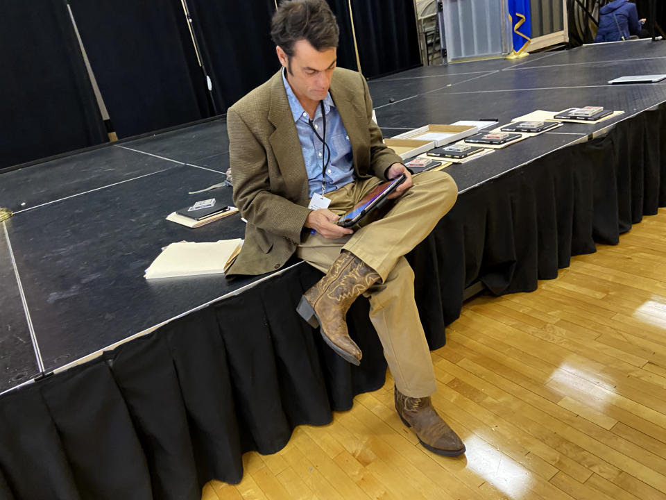 Volunteer precinct captain Jeff Culler At the East Las Vegas Community Center on Feb. 22, 2020 ahead of the Democratic caucus. (David Knowles/Yahoo News)