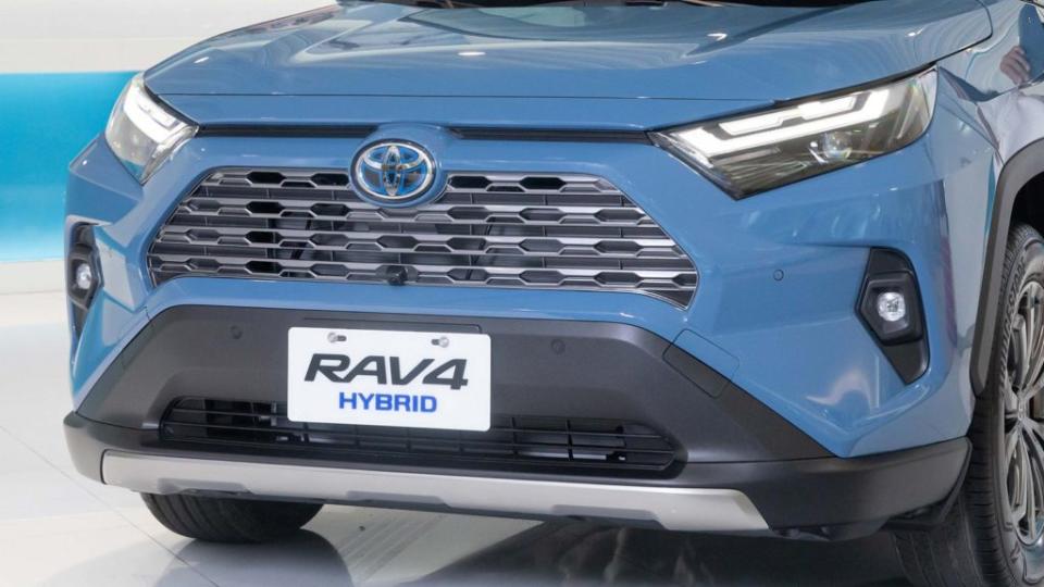 頭燈燈組以及LED霧燈是這次RAV4改款的重點所在。 (圖片來源/ Toyota)