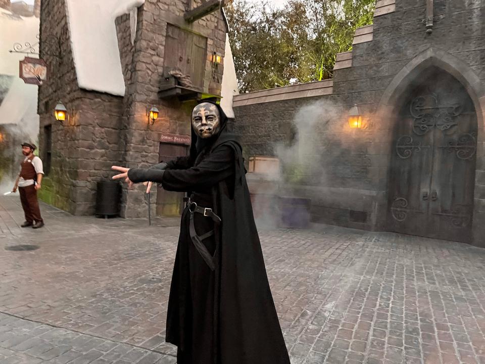 death eaters performing at universal hollywood's halloween horror nights