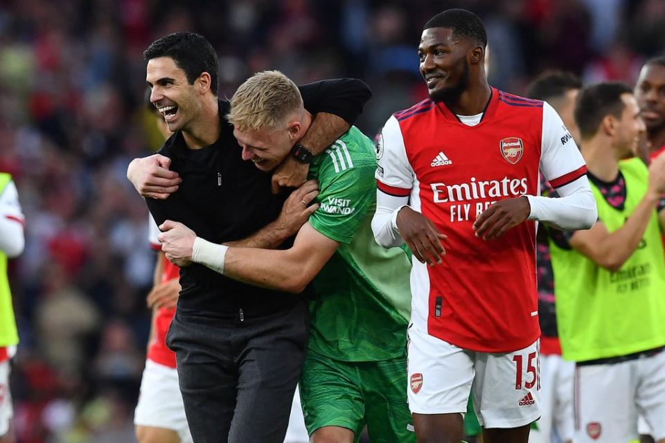 Mikel Arteta celebrates with goalkeeper Aaron Ramsdale (Getty)