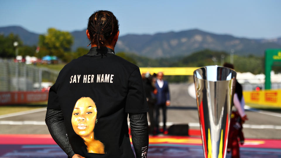 SCARPERIA, ITALY - SEPTEMBER 13: Lewis Hamilton of Great Britain and Mercedes GP is pictured wearing a shirt in tribute to the late Breonna Taylor on the grid before the F1 Grand Prix of Tuscany at Mugello Circuit on September 13, 2020 in Scarperia, Italy. (Photo by Dan Istitene - Formula 1/Formula 1 via Getty Images)