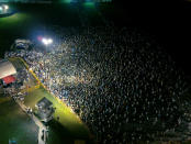 A look at the roughtly 8,000-strong crowd that attended the WP's third rally in Punggol East. (Yahoo! photo)