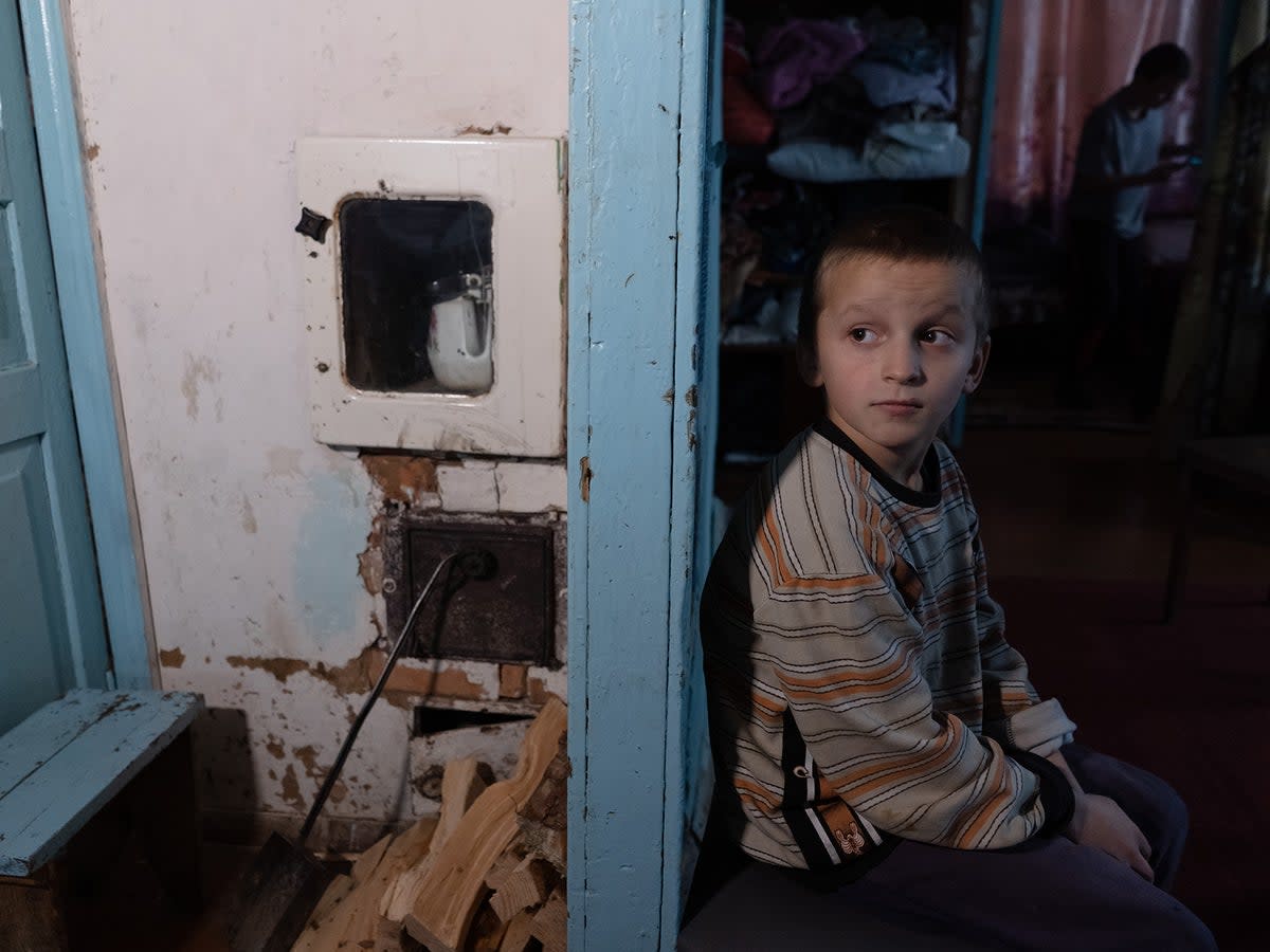 Dmytro* lives with his mother and six younger siblings in northern Ukraine, near the border with Russia and Belarus (Anastasia Vlasova/Save the Children)