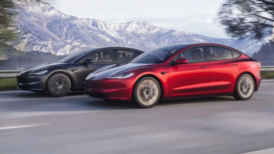 目前開放訂購的Model 3只有單馬達後驅與雙馬達長里程兩種版本。(圖片來源/ Tesla)