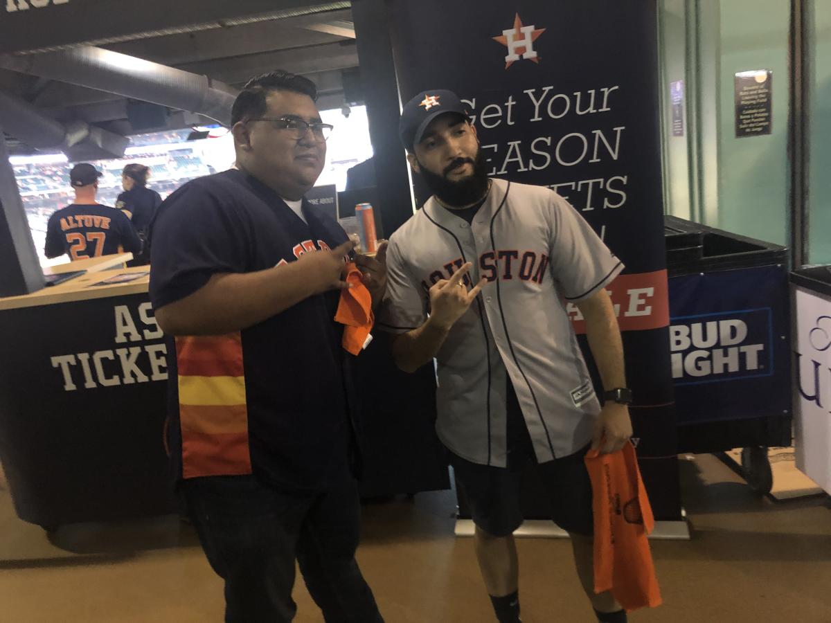 Young Phillies fan goes viral for taunting Astros fan