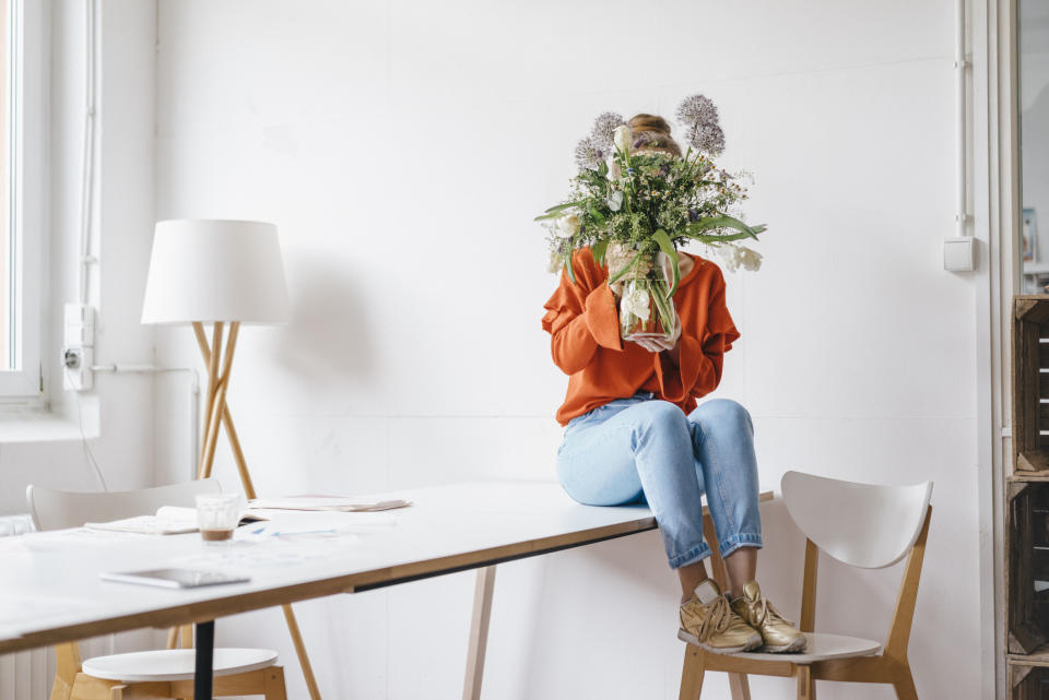 Introvertierte Menschen werden bei Beförderungen seltener berücksichtigt, sagt eine Expertin. (Symbolbild) - Copyright: Getty Images/ Westend61