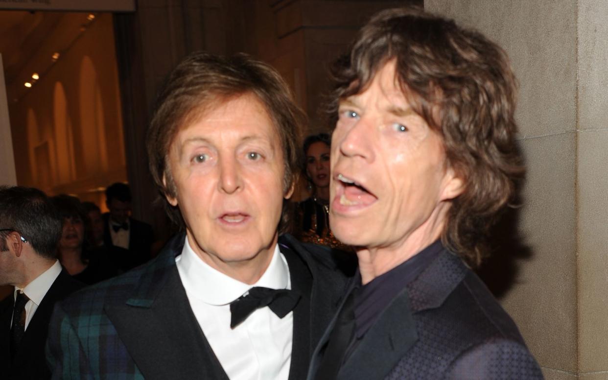 Hört man Paul McCartney (links) und Mick Jagger bald zusammen auf einem Album? Könnte passieren: Wie "Variety" berichtet, waren die Ex-Beatles Paul McCartney und Ringo Starr kürzlich mit den Stones im Studio. (Bild: Steve Eichner/WWD/Getty Images)