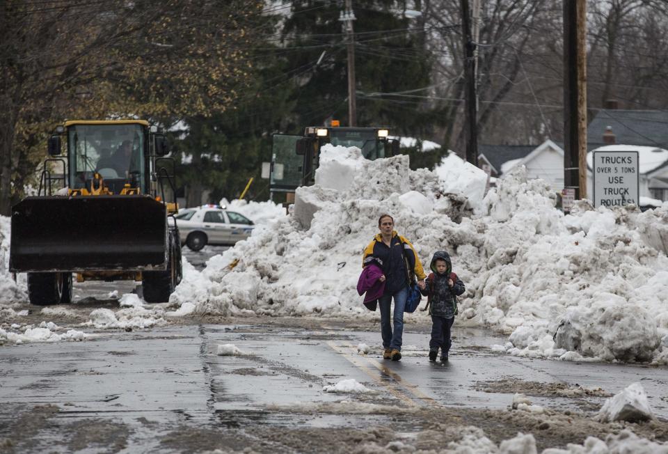 New York pummelled with snow storms