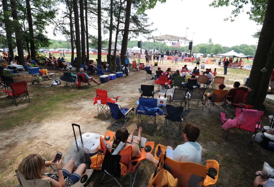 Fans begin to fill G&R Campground at the start of the 2015 June Jam in Houston.