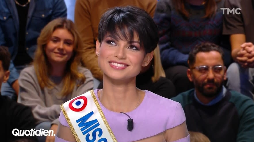 Capture écran TMC direct/Quotidien
Miss France 2024, Eve Gilles, répond aux questions de Yann Barthès