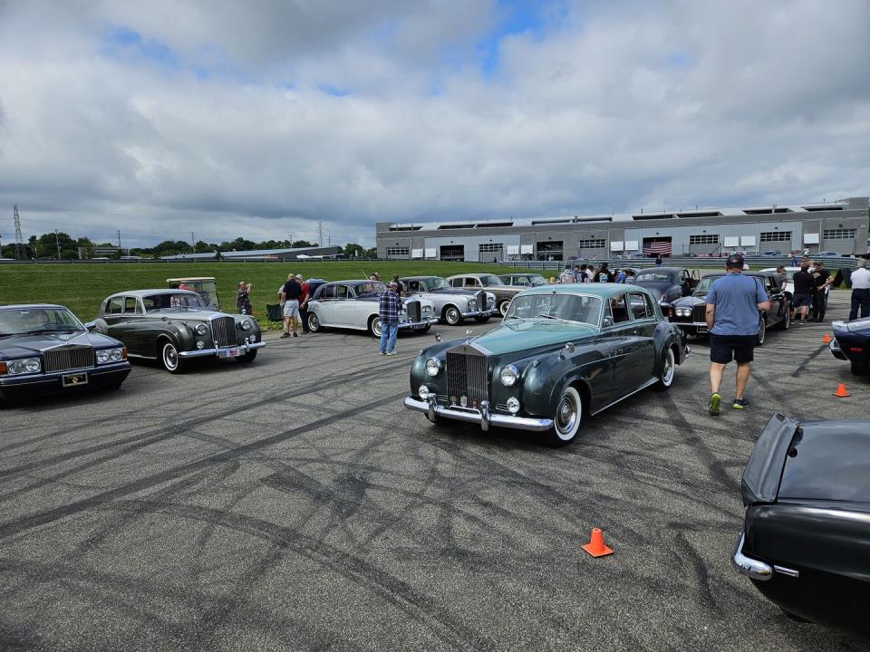 rollsroyce club at m1 concourse vintage cars and coffee 2024