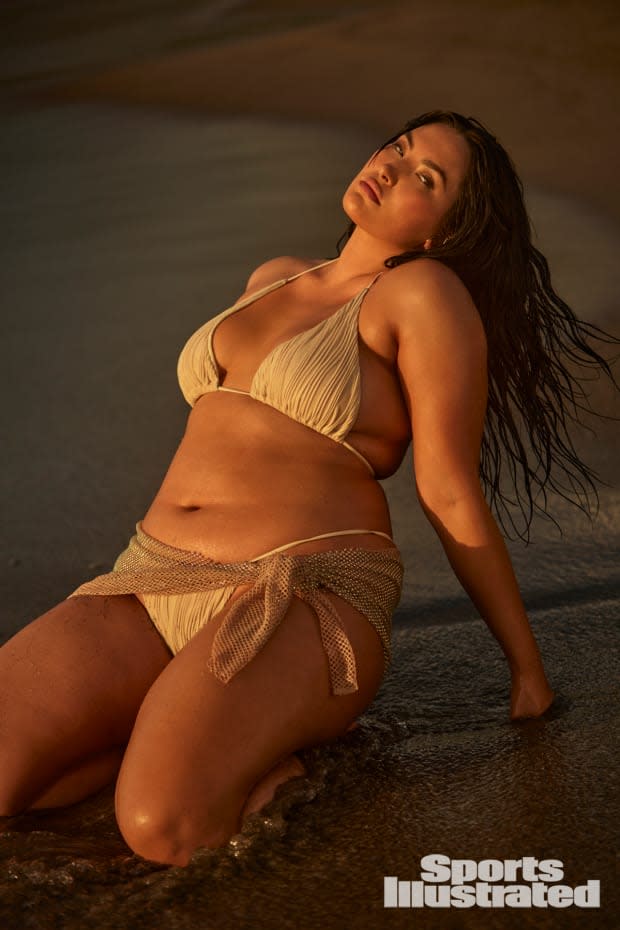 Plus-size model becomes first Polynesian woman to pose for Sports  Illustrated Swimsuit, The Independent