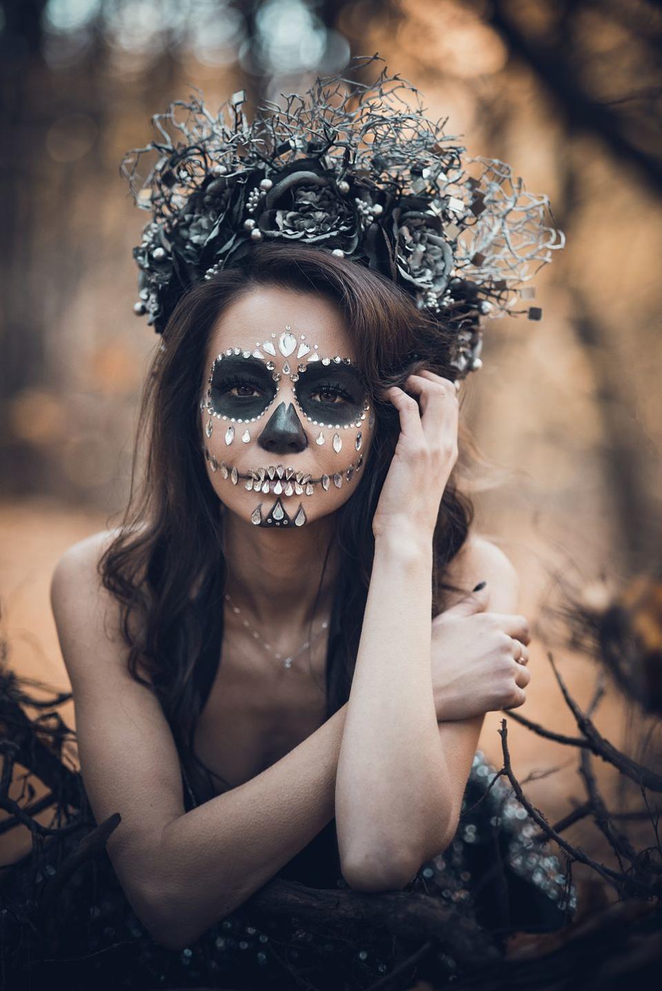 halloween makeup spooky skull