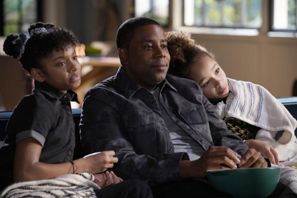 This image released by NBC shows, from left, Dani Lane as Aubrey, Kenan Thompson as Kenan, and Dannah Lane as Birdie in a scene from the comedy series, "Kenan," premiering on Feb. 16. (Casey Durkin/NBC via AP)