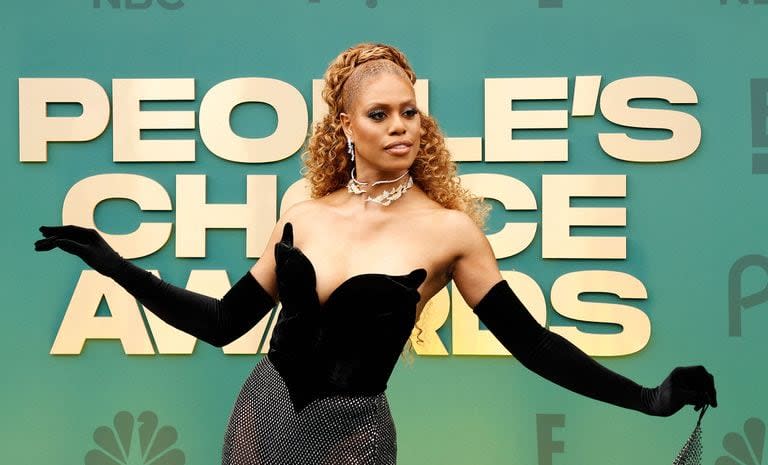 Laverne Cox, de Orange is the New Black, fue una de las conductoras en la alfombra roja de los premios 